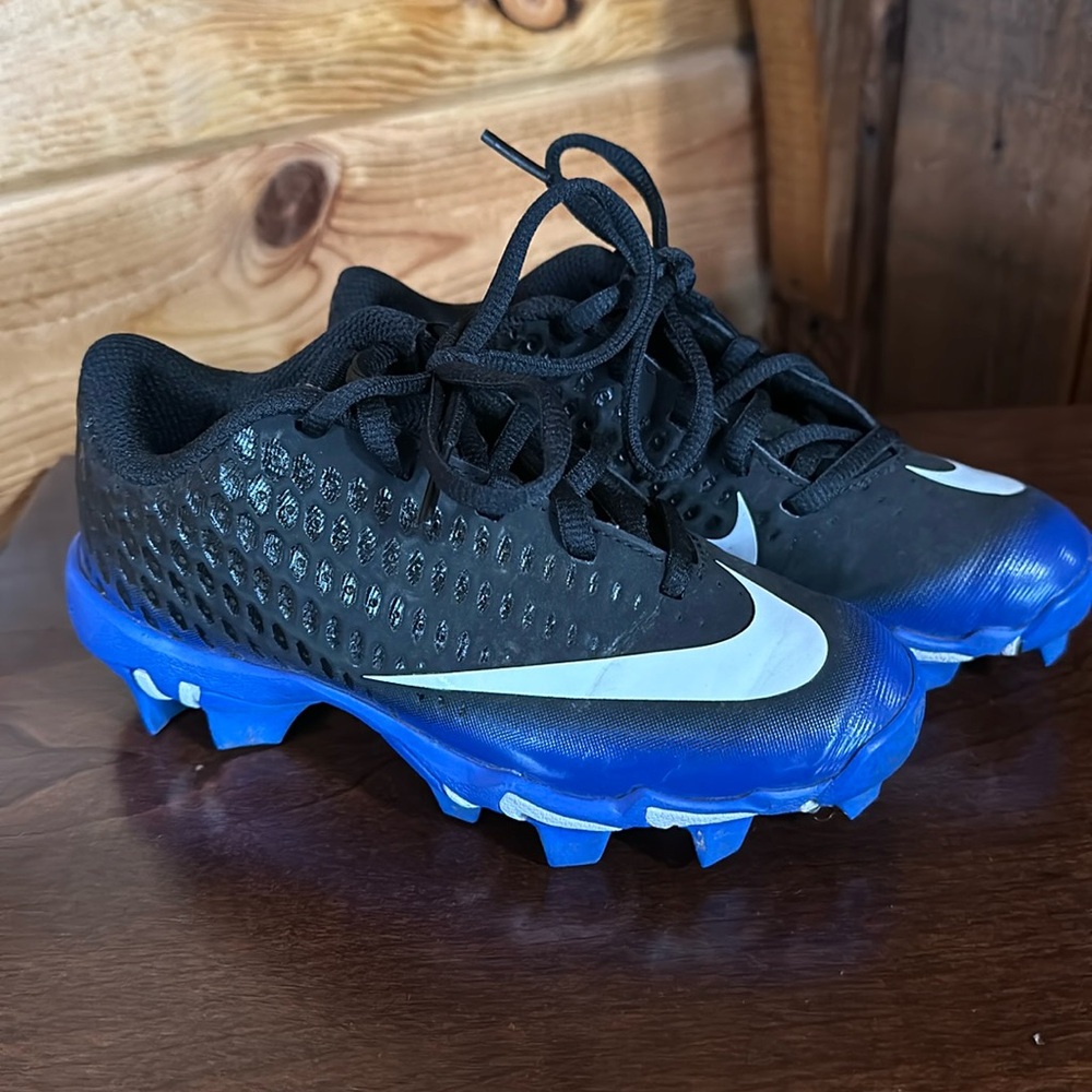 Nike baseballl cleats